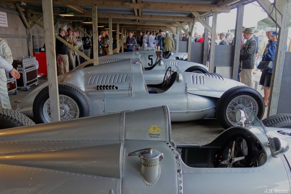 The Silver Arrows by JeffSmith