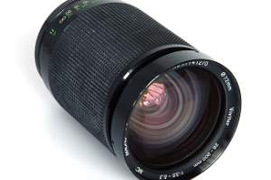Vivitar 28-200mm f/3.5-5.3 Macro Focusing Zoom Vintage Lens Review